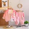 Conjunto de Otoño para Niñas 2026 Nuevo Elegante Ropa Infantil Bebé Primavera y Otoño Gato Pequeño Patchwork Conjunto de Tres Piezas Infantil