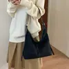 Bolso cubo casual de gran capacidad para mujer, nuevo modelo 2026, bolso tote de gamuza simple y elegante, bolso cruzado para el trabajo