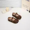 Moda Primavera 2026 Zapatos de Cuero para Niños Pequeños Estampado de Leopardo Boca Baja Zapatos Planos de Moda para Niñas Suela Suave Cómodos Zapatos para Niños