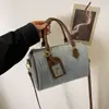 Bolso de Almohada de Mezclilla para Mujer Retro 2025 Nuevo Bolso de Mano de Moda Casual Versátil para Viajero Bolso de Hombro Cruzado