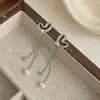 Pendientes de Mariposa Dorados de Nuevo Estilo para Primavera, Diseño Único y Elegante, Accesorios Versátiles con un Toque de Individualidad