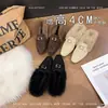 Pantuflas peludas de exterior con hebilla metálica y punta cuadrada 2026 otoño e invierno nuevo estilo cálidas cómodas planas de suela plana cerradas de algodón