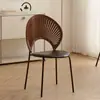 Cadeira de Jantar Nórdica de Madeira Maciça para Uso Doméstico, Cadeira de Mesa de Jantar Shell da Moda, Cadeira Minimalista Moderna de Luxo Leve com Encosto, Cadeira Sol Retrô