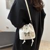 Bolsa tiracolo com cordão fashion, bolsa tiracolo com laço, outono e inverno 2024, nova bolsa casual all-match, bolsa tipo balde feminina