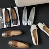 Sapatos Sociais Quadrados com Laço Salto Alto Finos 2025 Primavera Novo Estilo Confortáveis Planos Versáteis Sapatos de Salto Único Sapatos Mary Jane