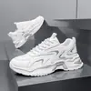 Sapatos Masculinos 2026 Novo Outono Versátil Fashionável Esportivo Sola Grossa Sapatos de Pai Confortáveis Couro Casual Tendência Sapatos DY9120