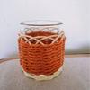 Funda para vaso de paja retro de Amazon, aislante térmico, antiescaldaduras, de malla protectora de vidrio, hecha a mano, de ratán, con tapa.