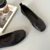 Sapatos rasos slip-on quadrados da moda retrô estilo coreano para mulheres, com sola plana, sapatos confortáveis de couro macio estilo vovó para o trajeto