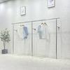 Suporte de exposição de loja de roupas Suporte de parede de aço inoxidável para pendurar no chão, prateleira lateral para loja de roupas infantis