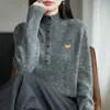 Suéter de Tricô Gola Alta Meia-Calça com Design de Abóbora Bordada, Amigo da Pele e Confortável, Nova Blusa de Manga Longa para Primavera e Outono, Suéter Espessado