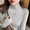Nueva Camiseta Base de Punto Simple con Cuello Medio Estilo Coreano para Mujer Otoño 2026, Color Sólido, Elástica, Favorecedora, Top de Manga Larga para Vestir por Capas