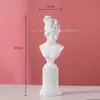 Figura de Arte Nórdica Transfronteiriça Escultura de Menina com Coluna Romana Ornamentos de Resina Estúdio Criativo Adereços Decorativos para Fotografia