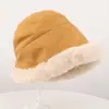 Sombrero de peluche para mujer, sombrero de pescador peludo de invierno, sombrero de cubo con forro polar, sombrero Lei Feng cálido a prueba de viento para ciclismo, sombrero de cubo con protección para los oídos