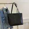 Bolsa Grande Capacidade Retrô Feminina 2024 Novo Estilo Coreano Bolsa Tote Versátil Moda Bolsa de Ombro com Padrão de Crocodilo Tendência