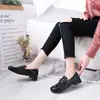 Zapatos Nuevos de Mujer Primavera Estilo Británico Charol Planos Slip-On Mocasines Versátiles Zapatos de Cuero