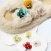 Parches de Tela Flor 3D Bordados con Cuentas Piezas de Concha de Imitación Cosidos a Mano Accesorios de Moda Accesorios Decorativos para Zapatos Sombreros En Stock Venta al por Mayor