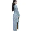 Nuevo vestido estilo chino de manga larga, modificado tipo cheongsam para mujer, con intrincado bordado floral, cintura entallada y silueta estilizada, hecho de poliéster con efecto tie-dye, perfecto para otoño