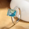 Anillo Rectangular Azul Aguamarina Estilo Europeo y Americano para Mujer, Anillo de Moda de Nicho Lujo Ligero con Forma de Corazón, Joyería de Exportación de Lujo Ligero de Gama Alta