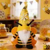 Vestuario y accesorios para el festival Mingguan New Bee, abeja rayada con alas, adornos de muñecos de pareja del bosque