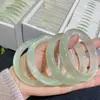 Pulsera de Piedra Ojo de Gato, Pulsera Blanca de Hielo Azul Luna Blanca de Alta Gama para Mujer, Joyería de Mano con Gradiente de Hielo Alto Estilo Libro Rojo al por Mayor