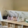 Bolso de Motociclista Retro de Nicho para Chica Caliente Modelo Nuevo 2026 con Hebilla de Cinturón, Bolso Cruzado de un Solo Hombro, Bolso Tote de Gran Capacidad con Múltiples Bolsillos