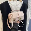 Bolsas de Alta Gama para Mujer 2026 Primavera Nuevo Estilo Bolso de Hombro para Viajes Cotidianos Moda Diseño Sencillo de Nicho Bolso de Hombro Único Cruzado