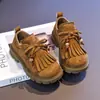 Sandálias Birkenstock Femininas com Solado Grosso e Franjas 2025 Novo Modelo Sapatos Loafer Infantis com Solado Macio Antiderrapante e Velcro Sapatos de Couro Retrô