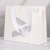 Bolsas de Tote de Papel Especializadas con Foil Plateado/Serigrafía, Bolsas de Empaque Promocional Engrosadas y Duraderas con Fuerte Capacidad de Carga, Logo Personalizable