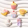 Pastel de Simulación Galleta Té de la Tarde Accesorios de Resina Pegamento de Crema DIY Adornos para Pinzas de Cabello Fundas de Teléfono Charms para Crocs Montaje