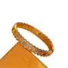 Pulseira de Renda Flor de Bebê Dourado Areia Vietnamita Recorte Antigo Estilo Palácio Pulseira de Diamante Esmeralda Pulseira para Mulheres