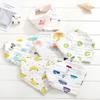 Toalla triangular de gasa espumosa peinada con estampado de dibujos animados de algodón para bebé, toalla absorbente de saliva ajustable con doble broche