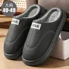 Pantuflas de Algodón para Hombre Tallas Grandes Invierno Hogar Interior Suela Gruesa Cálidas Superficie de Cuero Impermeables Pantuflas de Algodón Antideslizantes Resistentes al Desgaste para Hombre