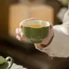 Taza Pequeña de Mandarina Verde con Pétalos Dorados, Taza de Degustación de Cerámica, Color Tradicional Chino, Taza Individual de Juego de Té Kung Fu Estilo Chino