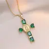 Colar Feminino Colorido Zircônia Joias Design de Nicho Pingente Cruz Completo em Diamante Colar Corrente de Clavícula em Aço Inoxidável