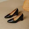 Sapatos femininos estilo retrô francês, bico quadrado, salto grosso, versáteis e elegantes, de corte baixo, sapatos simples de salto alto para o dia a dia, novo design feito sob medida