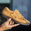Novos Sapatos Pequenos de Couro Masculinos 2022 Tamanho Grande Solado Macio Feitos à Mão Versáteis