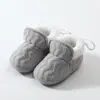 Nuevo modelo venta directa de fábrica zapatos para bebé 0-12 meses transfronterizos zapatos de algodón para bebé invierno zapatos de gamuza de suela blanda para niños y niñas