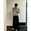 Camiseta de Verano para Hombre de Manga Corta Tejida en Seda de Hielo Gris Estilo Old Money Hombro Normal Estilo Fitness Americano con Mangas Cónicas para Resaltar un Aspecto Musculoso