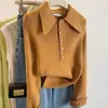 Camiseta de punto básica con cuello polo para mujer, nuevo estilo Otoño e Invierno 2025, suéter interior, top de hombro derecho de alta gama con efecto adelgazante