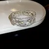 Pulseira Aberta Flor de Zircônia Estilo Luxo Leve, Pulseira Versátil Exquisita Francesa, Joias de Nicho de Alta Qualidade da Moda Atacado