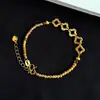 Pulsera de Trébol de Cuatro Hojas Hueca Chapada en Oro de 24 Quilates con Diseño de Hielo Triturado Brillante, Mismo Estilo que en las Joyerías, para Mujeres, Sensación de Lujo y Alta Gama