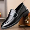 Nuevos zapatos de cuero para hombre transfronterizos TEMU, suela suave antideslizante, acabado espejo, tallas grandes 39-47, zapatos de vestir casual para el Sudeste Asiático