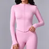 Conjunto de yoga ajustado sin espalda transfronterizo europeo y americano, ropa de fitness de secado rápido, pantalones cortos deportivos de manga corta para correr al aire libre y pantalones de yoga