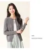 Tricô de Gola Redonda Primavera e Outono Feminino 2026 Nova Jaqueta de Botão Único Cor Sólida Cardigã de Tricô Trançado Suéter Estiloso Peça de Roupa Externa