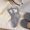 Calcetines de Lana para Mujer en Otoño e Invierno Estilo Coreano Dibujos Animados Elegantes Engrosados Cálidos y Lindos Peludos Cachorro Felpa Calcetines de Media Pantorrilla