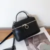 Bolsa Pequena 2026 Novo Modelo Bolsa Feminina de Couro Genuíno Estilosa Fashion Mini Bolsa Lancheira Bolsa Transversal Feminina de Nicho de Alto Padrão