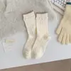 Meias Quentes de Lã Youjiaxiu Outono e Inverno Novas para Mulheres, Meias de Cano Médio com Punho Bolha Color-Blocking Estilo Japonês, Meias Arrastão Vazadas para Mulheres