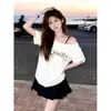 Design coreano estampa de leopardo estampa de letras ombro único camiseta curta feminina item quente de verão estilo solto preguiçoso top do Instagram