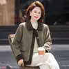 Nuevos estilos de otoño e invierno: abrigos de lana modernos y elegantes para madres, acolchados para abrigar, de corte holgado y diseñados para mujeres de mediana edad y mayores, con modernos diseños de color block