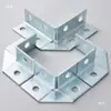 Protectores de esquina galvanizados de cuatro agujeros, protectores de esquina de ocho agujeros, conectores de ángulo recto, accesorios de soporte sísmico y placas de fijación de canal de acero en forma de C